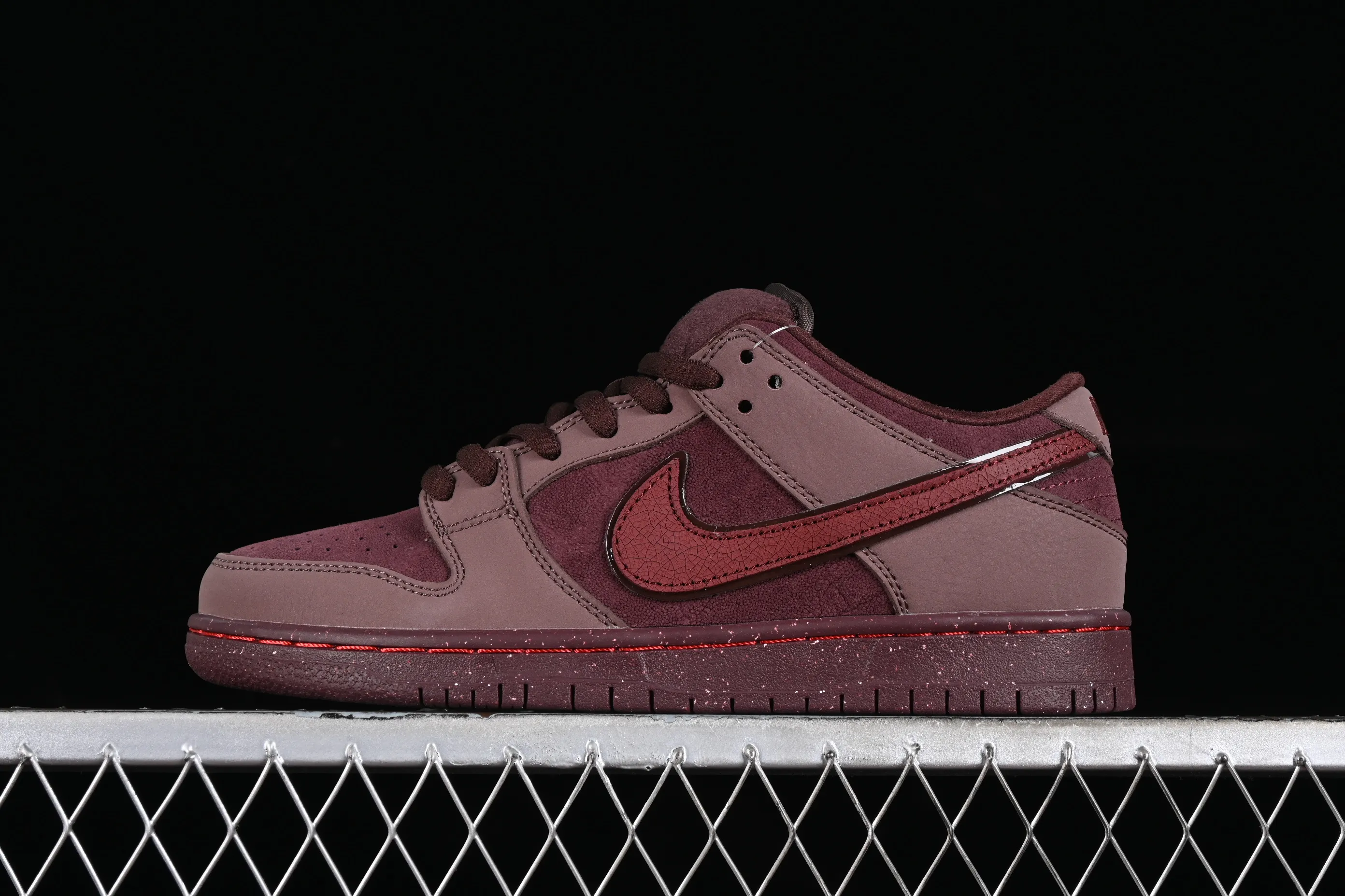 All categories Nk SB Dunk series Nk SB Dunk Low low-top sneakers F version Nk SB Dunk Low Premium "Valentine's Day" Valentine's Day SB low-top casual sneakers FN0619-600